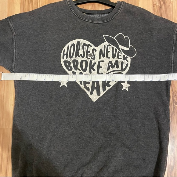 ***Relisting Soon*** “Horses Never Broke My Heart” Pullover - Picture 4 of 5